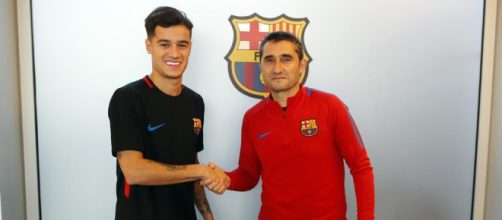 Philippe Coutinho saludando a Ernesto Valverde
