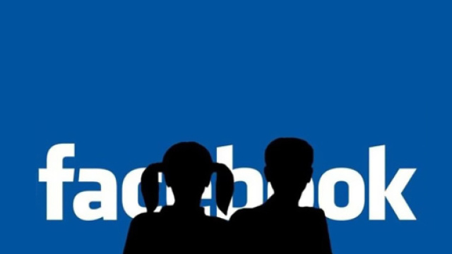 Foto di minori sui social e multe per i genitori