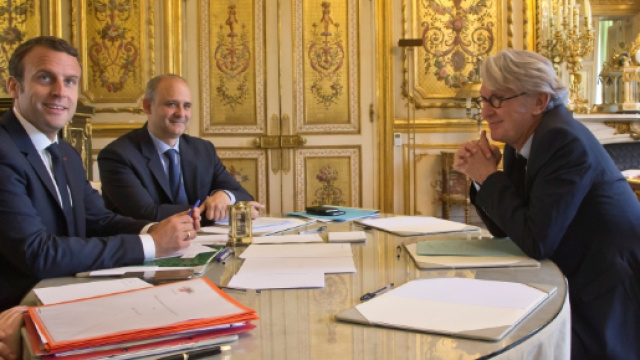 R&eacute;forme de droit du travail : Emmanuel Macron consulte les ... - dossierfamilial.com