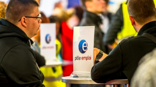 Contr&ocirc;le des ch&ocirc;meurs: qu'est-ce qu'une offre d'emploi raisonnable? - bfmtv.com