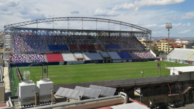 Lo stadio comunale "Ezio Scida" di Crotone