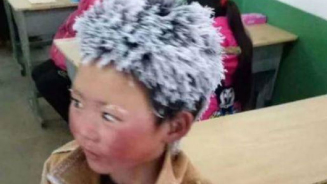 Il bambino cinese arrivato congelato a scuola
