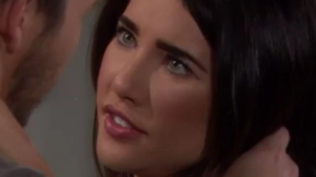 Soap opera Beautiful, Canale 5.
