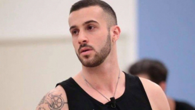 Amici, la gioia incontenibile e i ringraziamenti di Andreas Muller ... - novella2000.it