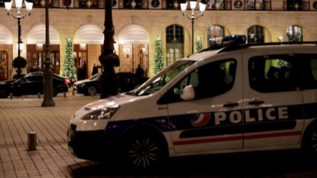 Braquage du Ritz : la voiture d'un des auteurs retrouv&eacute;e br&ucirc;l&eacute;e ... - lepoint.fr