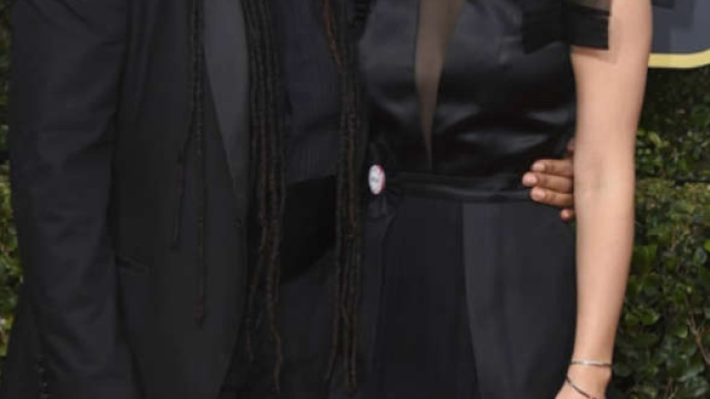 Golden Globe: Emma Watson con l'attivista Marai Larasi