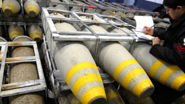 ttps://upload.wikimedia.org/wikipedia/commons/b/bc/US_Navy