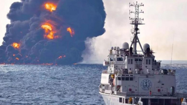 Petroliera con 136mila tonnellate di petrolio affonda nel Mar della Cina