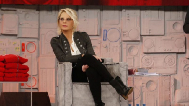 Amici 17: Maria De Filippi manda i ragazzi a pulire le strade di Roma
