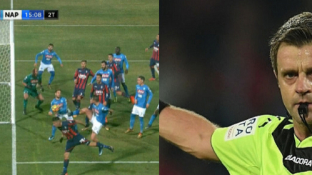 Il fallo di mano di Mertens a Crotone commentato da Rizzoli