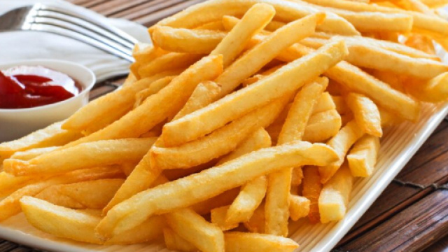 scienza spiega perch&eacute; le patatine fritte ci piacciono tanto - vocidicitta.it