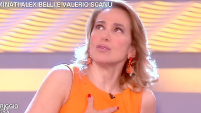 Sospeso Pomeriggio 5, paura in diretta