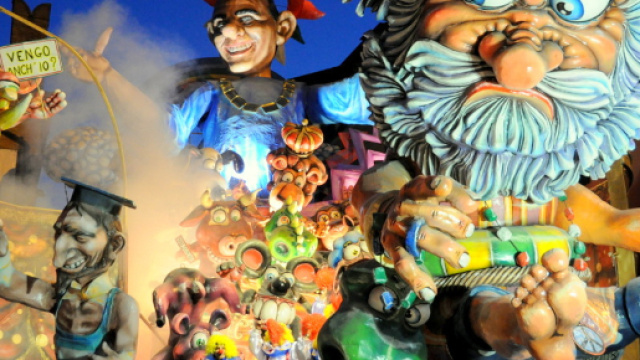 Un carro del Carnevale di Cento