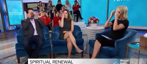 Megyn Kelly was a willing student in learning about EFT Tapping to relieve pain on her January 16 show. Image cap MegynTODAY