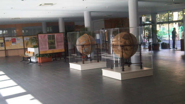 L'atrio dell'Istituto Massimiliano Massimo, la prestigiosa scuola romana dove un prof ha abusato sessualmente di un'alunna 15enne.