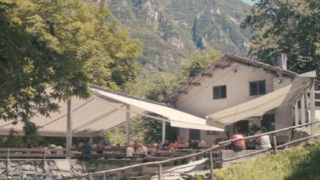Valchiavenna, andar per Crotti la vacanza &egrave; enogastronomica
