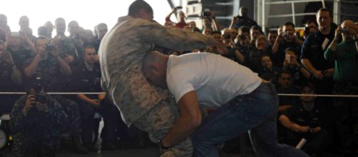 Men fighting -- Wikimedia Commons