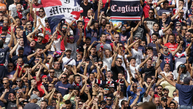 La curva dei tifosi rossoblu cagliaritani