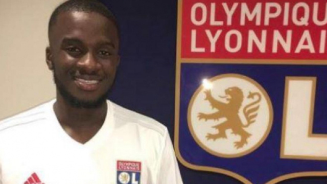 Tanguy Ndomb&eacute;l&eacute; et les "probl&egrave;mes de riche" de Genesio (Twitter_OL).