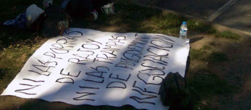 Manifestante solitaria a pocos d&iacute;as del 1-Oct en Plaza Catalu&ntilde;a