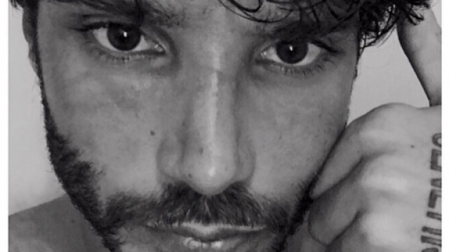 Stefano De Martino: ecco a chi ha telefonato prima di partire per l'Isola dei Famosi.