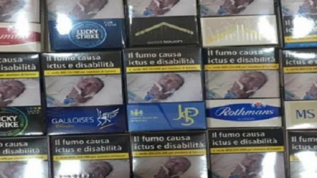 I pacchetti di sigarette sui quali c'&egrave; la foto di un uomo intubato in cui si &egrave; riconosciuto un commerciante di Ischia.