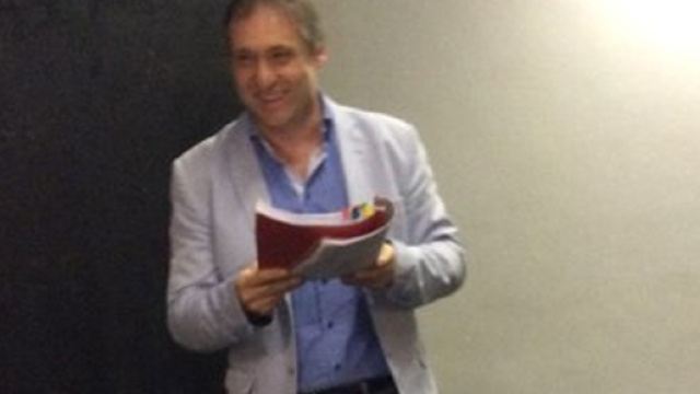 Professore abusa di una studentessa, arrestato si giustifica: 'Ero innamorato'