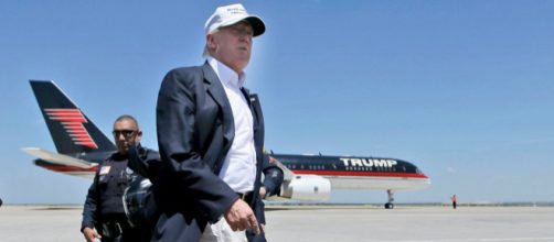 President Donald Trump's Boeing 757-200 private airliner ... - businessinsider.com