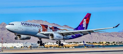 Travelers on a Hawaiian Airlines flight from Auckland to Honolulu got to celebrate 2018 twice [Image: Tom&aacute;s Del Coro/Wikimedia/CC BY-SA 2.0]