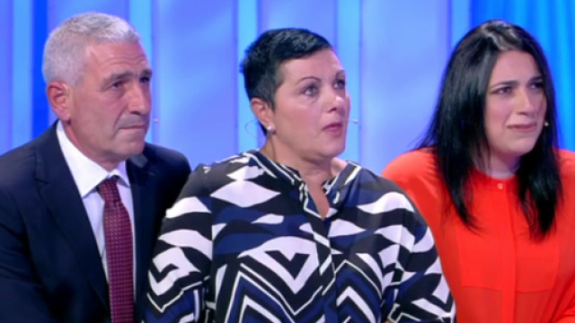 C&rsquo;&egrave; posta per te: figlia rinnega la famiglia per soldi