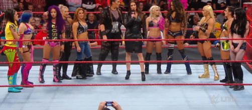 A month ago, Stephanie McMahon announced the first Women&rsquo;s Royal Rumble match. [Image : WWE/YouTube screencap]