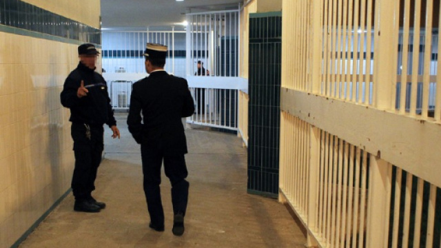 Le journal de 12h30 : les surveillants de prison agress&eacute;s en Corse ... - rtl.fr