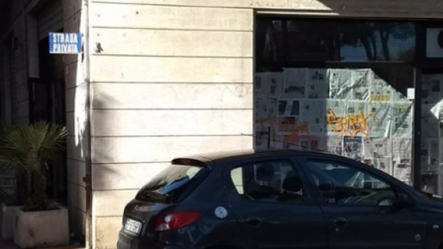 Odore di decomposizione, ecco cosa c'era dentro