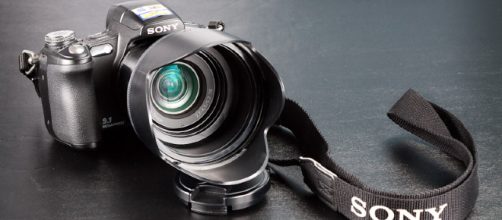 C&aacute;mara fotogr&aacute;fica tipo bridge