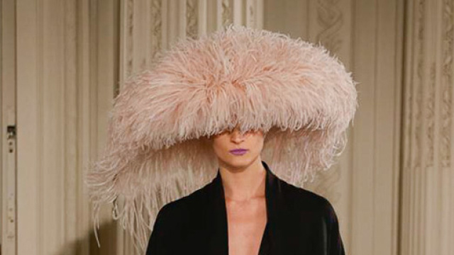 d&eacute;fil&eacute; Valentino collection Spring/Summer 2018