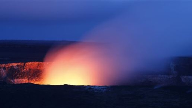 Eruzione del vulcano Kusatsu-shirane in Giappone