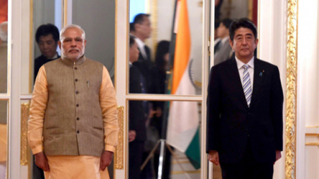 Il primo ministro indiano Narendra Modi e quello giapponese Shinzo Abe. Wikimedia Commons.