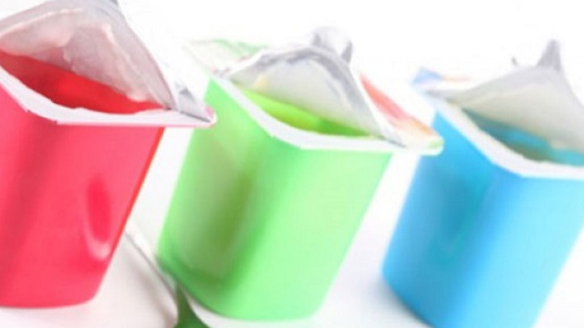Pezzi di plastica nello yogurt: marca e lotti ritirati