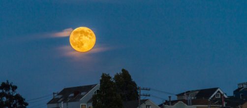 Photograph of a supermoon over Potrero Hill. - [Photo credit: Bhautik Joshi / Flickr]