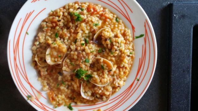 Fregola con pomodoro ed arselle