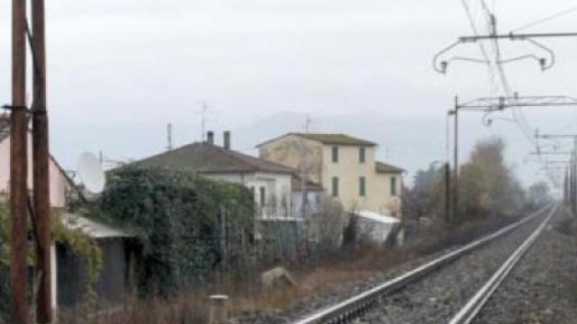 Giallo a Napoli, 16enne trovato morto sui binari: si indaga | Si24 - si24.it