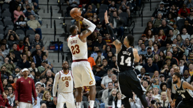 Il canestro con cui LBJ ha raggiunto quota 30 mila | Foto by slamonline