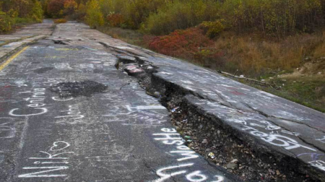 La "strada dei graffiti" a Centralia