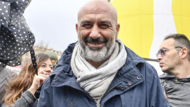 Sostenere Pirozzi o affidarsi a Gasparri, il dilemma di Berlusconi ... - lastampa.it