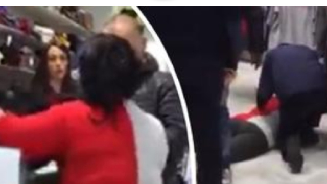 Video virale: donna di Caserta urla in un negozio e poi sviene.