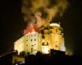 Val di Susa, in fiamme il tetto dell'Abbazia de 'Il nome della rosa'