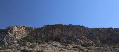 Misliya Cave in Mount Carmel | John Hawks | Flickr - flickr.com