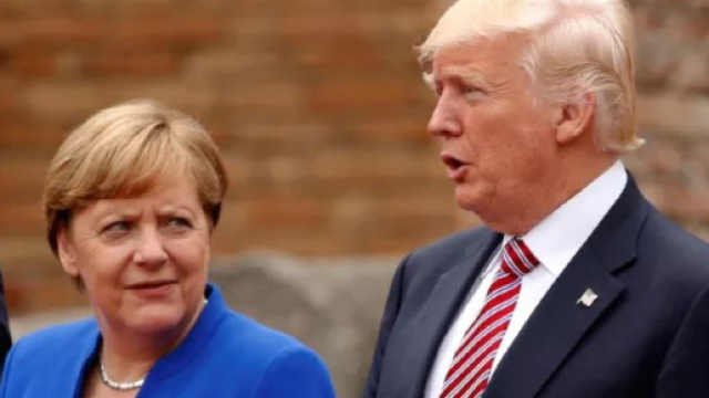 Davos, Merkel contro Trump: "Il protezionismo non &egrave; la risposta"