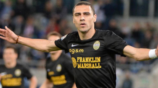 Il Genoa mette nel mirino Romulo del Verona