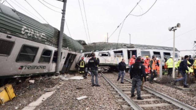 Il Trenord deragliato alle porte di Milano